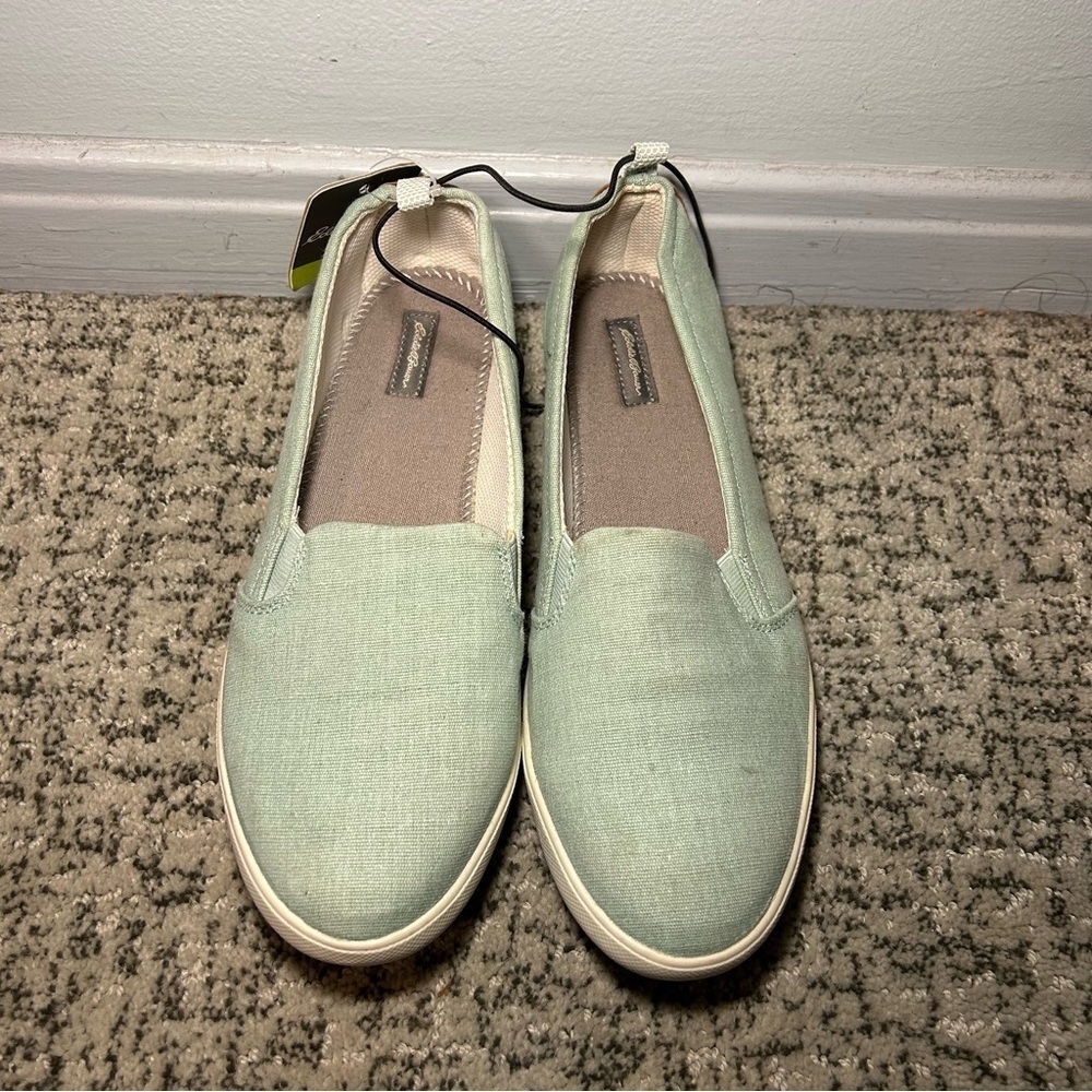 NWT Eddie Bauer Green Canvas Loafers Size 10